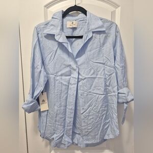 NWT Babaton Pocketless Light Blue Dress Shirt, Small